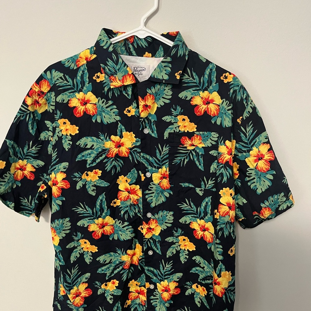 Original Penguin Black and Yellow Casual Button Down Men’s shirt size Large